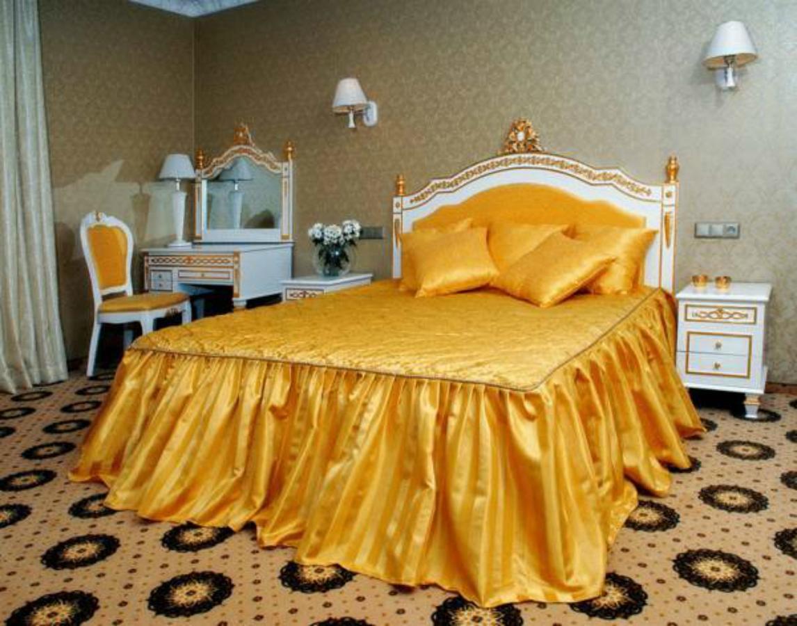 Royal Hotels And Spa Resorts Promenad Truskavets Exterior foto