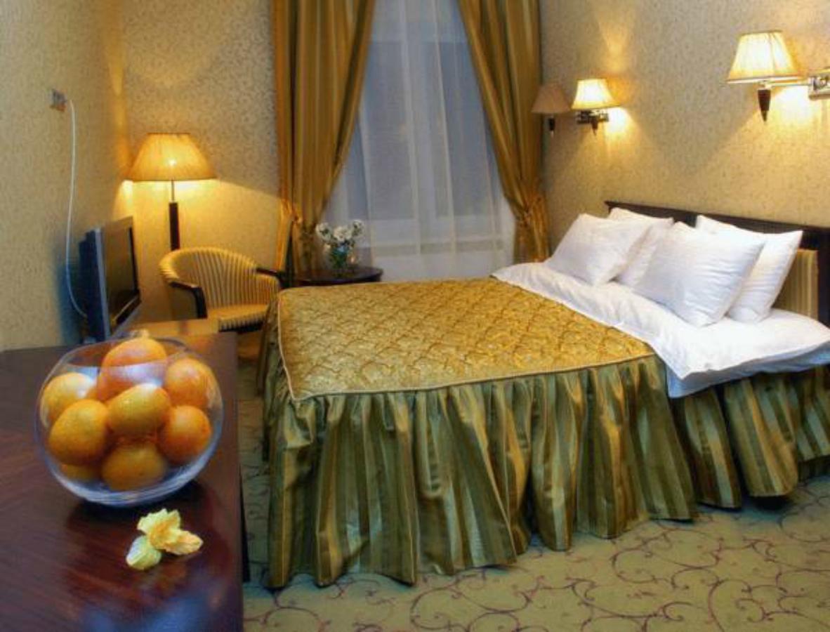 Royal Hotels And Spa Resorts Promenad Truskavets Exterior foto