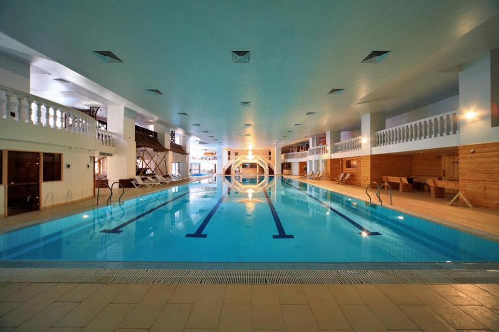 Royal Hotels And Spa Resorts Promenad Truskavets Exterior foto