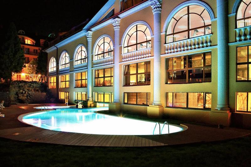 Royal Hotels And Spa Resorts Promenad Truskavets Exterior foto